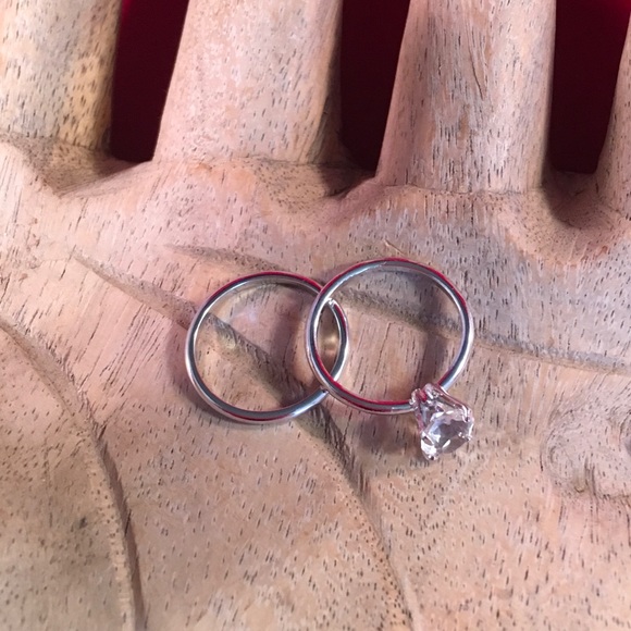 Jewelry - SALE‼️💕 Engagement ring and Wedding Band